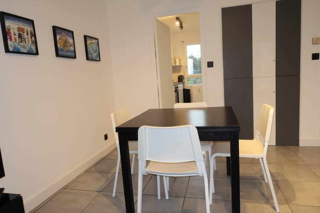 La Poterie - Appartement Avec Balcon Et Parking Prive Quimper Exterior foto