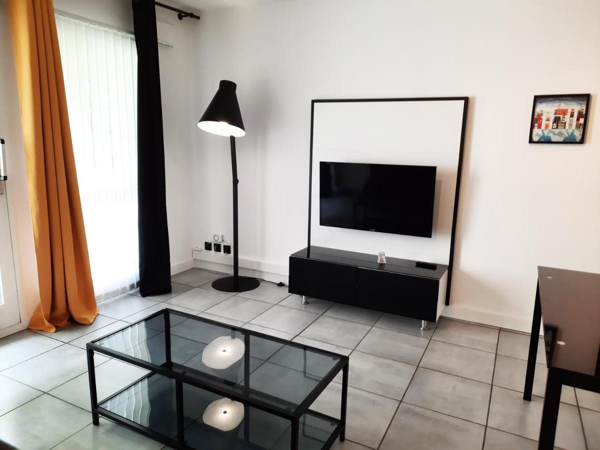 La Poterie - Appartement Avec Balcon Et Parking Prive Quimper Exterior foto